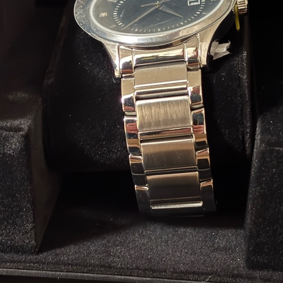 New Bulova Watch - Picture 4 of 5